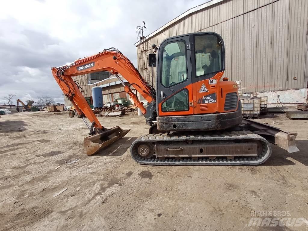 Doosan DX 85 R-3 Vidutinės galios ekskavatoriai 7-12 t