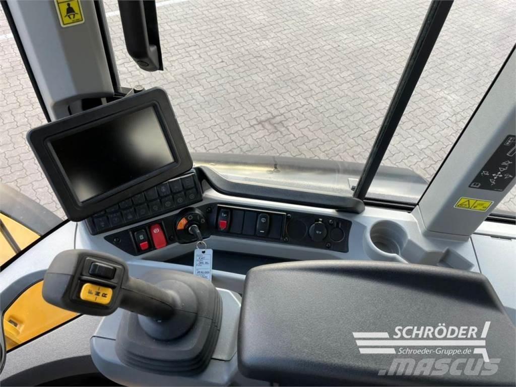CAT 938 HL Naudoti ratiniai krautuvai