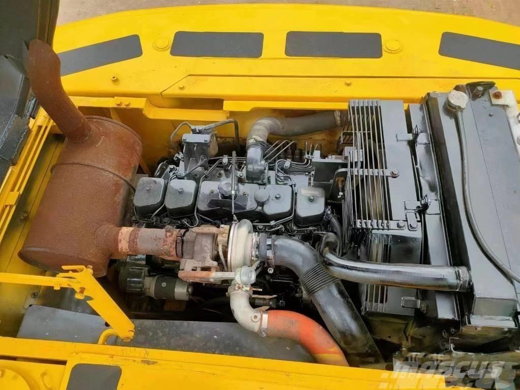 Komatsu pc220-7 Vikšriniai ekskavatoriai