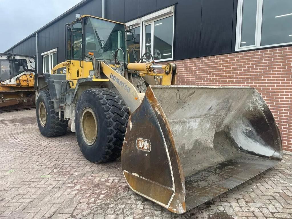 Komatsu WA250-5 Naudoti ratiniai krautuvai