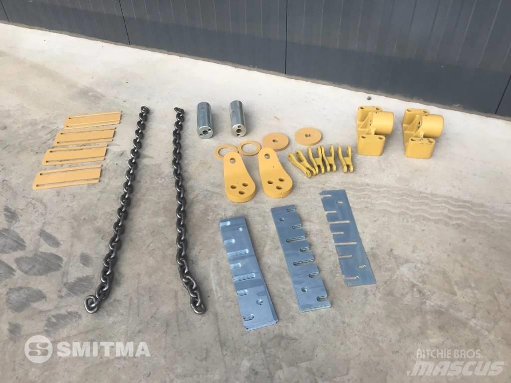 CAT 740 Galiniai žibintai