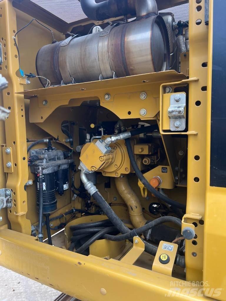 CAT 320 Vikšriniai ekskavatoriai