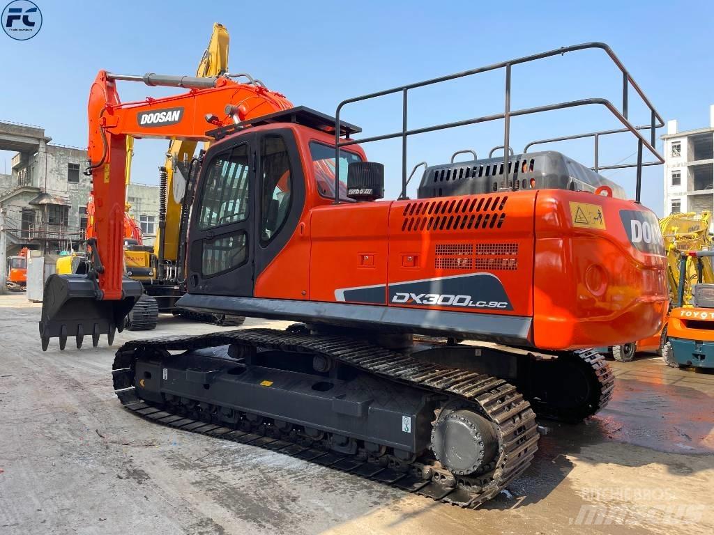 Doosan Dx300 Vikšriniai ekskavatoriai