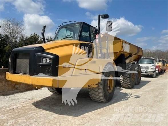 CAT 740B Karjeriniai savivarčiai