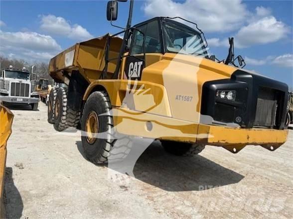 CAT 740B Karjeriniai savivarčiai