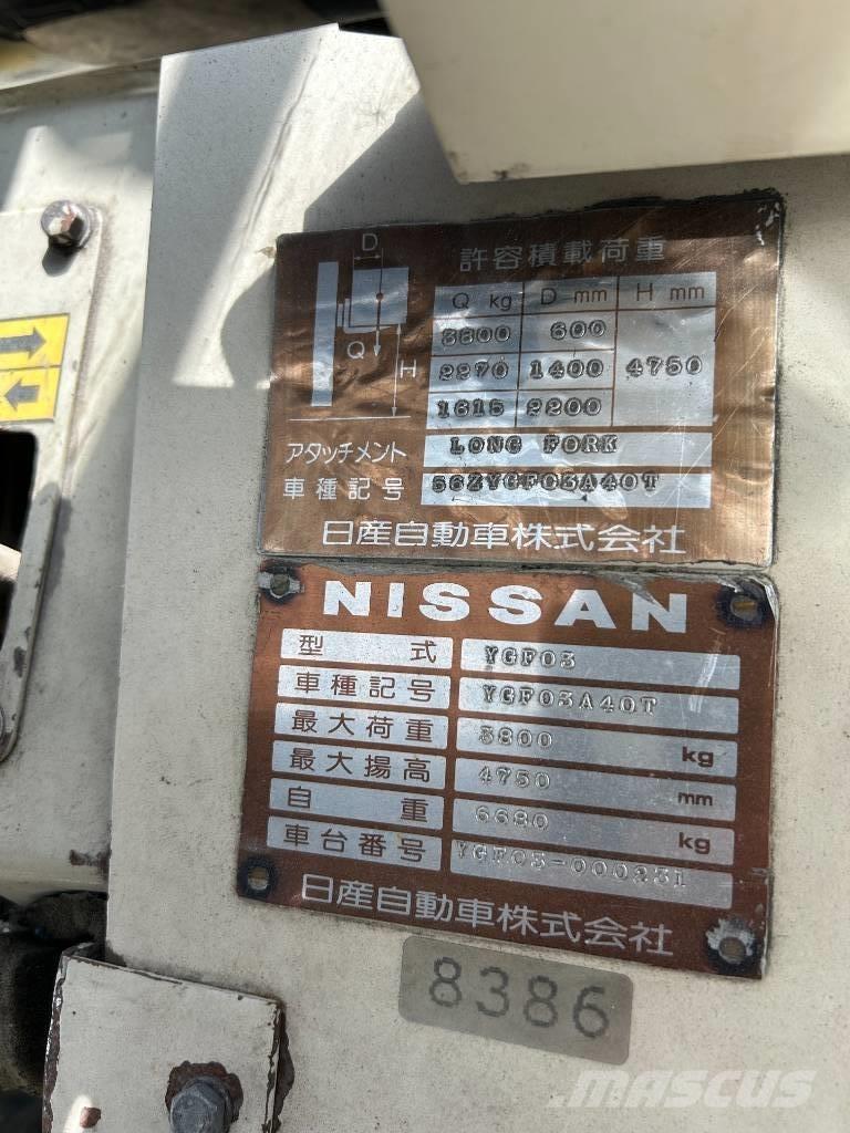 Nissan YGF03 Dyzeliniai krautuvai