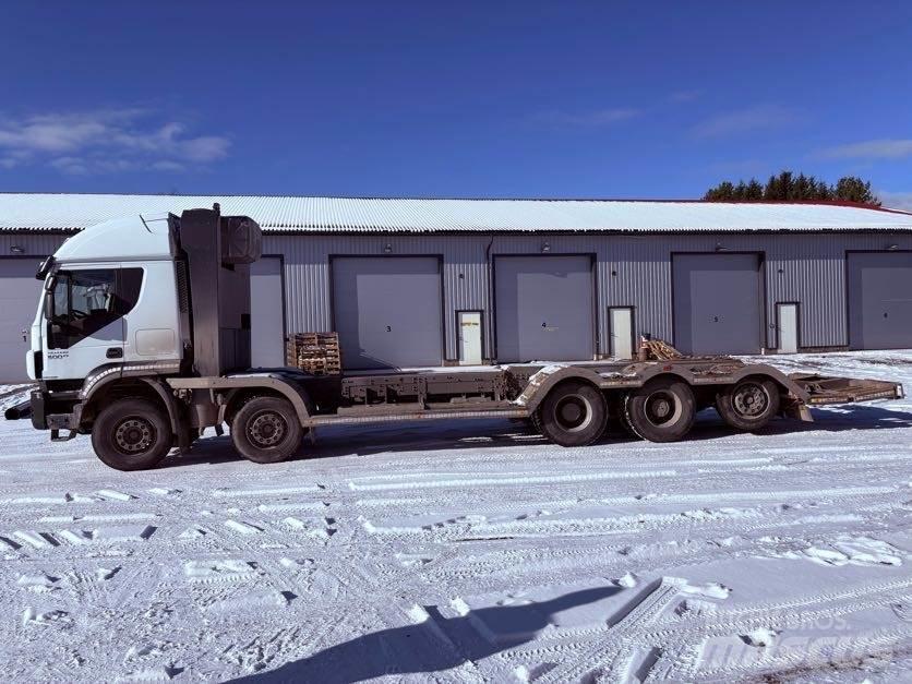 Iveco Trakker Miško mašinų transportavimo sunkvežimiai
