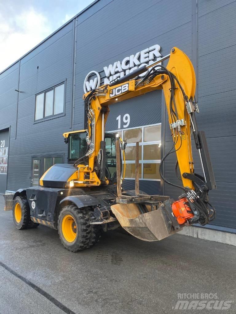 JCB 110 W Ratiniai ekskavatoriai