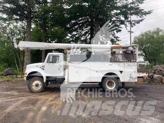 Altec AM855 Ant vilkikų montuojamos kėlimo platformos