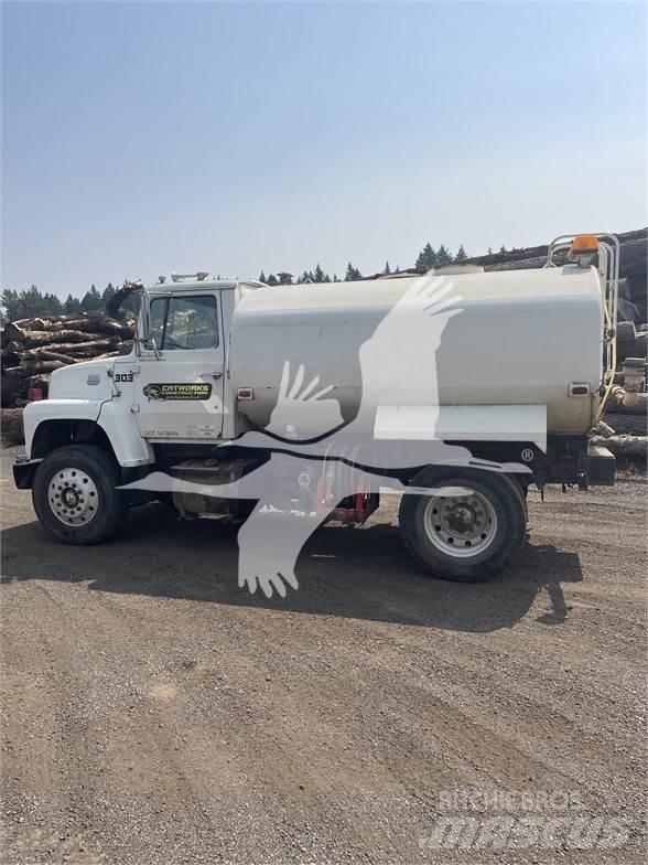 Ford 8000 Vandens sunkvežimiai