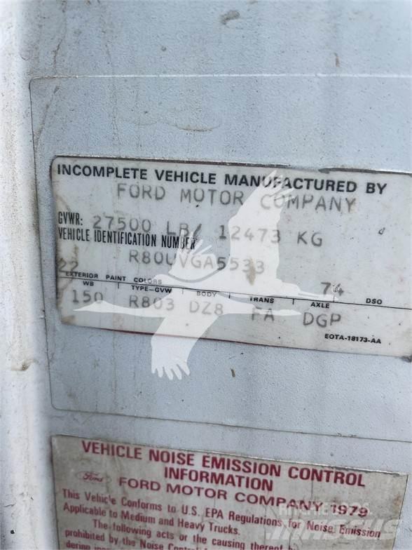 Ford 8000 Vandens sunkvežimiai