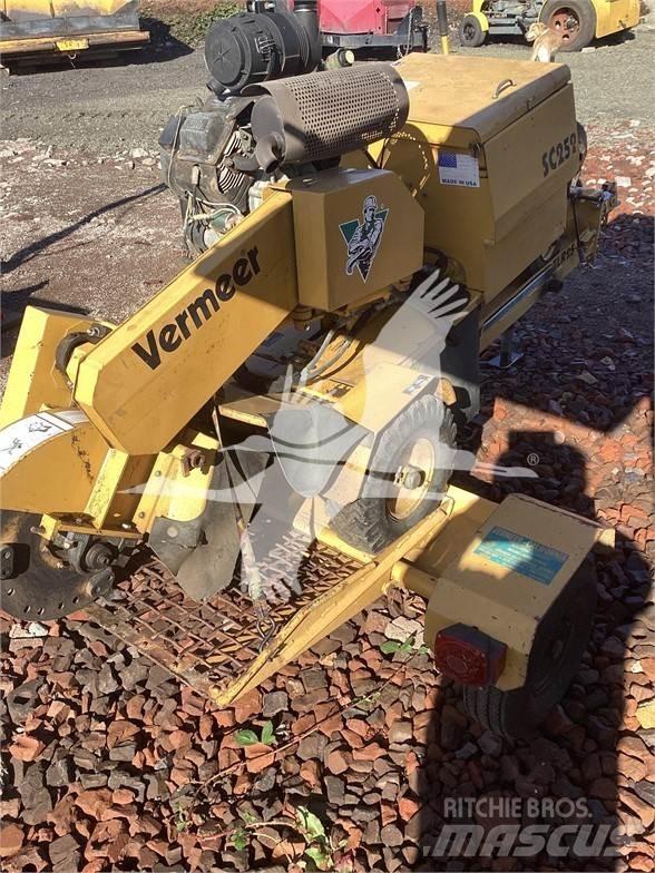 Vermeer SC252 Kelmų smulkintuvai
