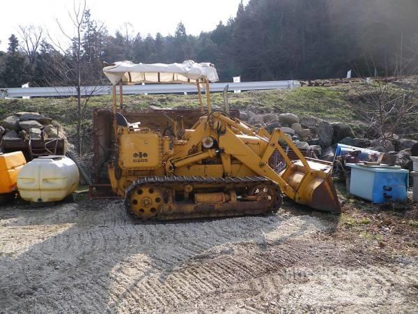 Komatsu D20S-3 Vikšriniai buldozeriai