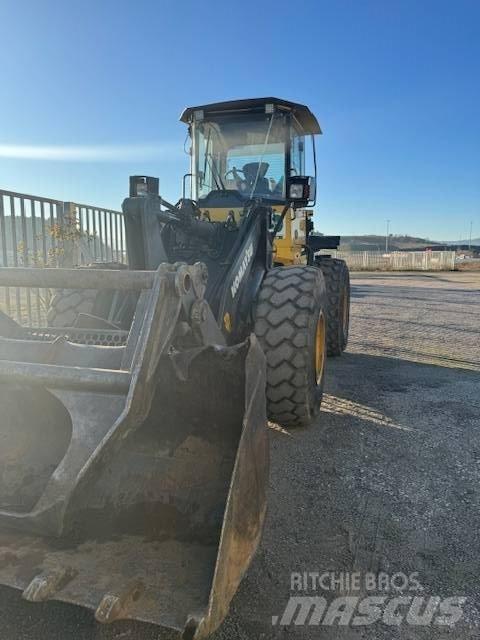 Komatsu WA 200 PZ-6 Naudoti ratiniai krautuvai