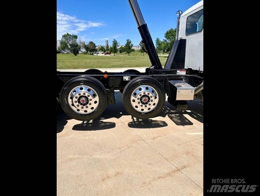 Kenworth T 880 Naudoti vilkikai