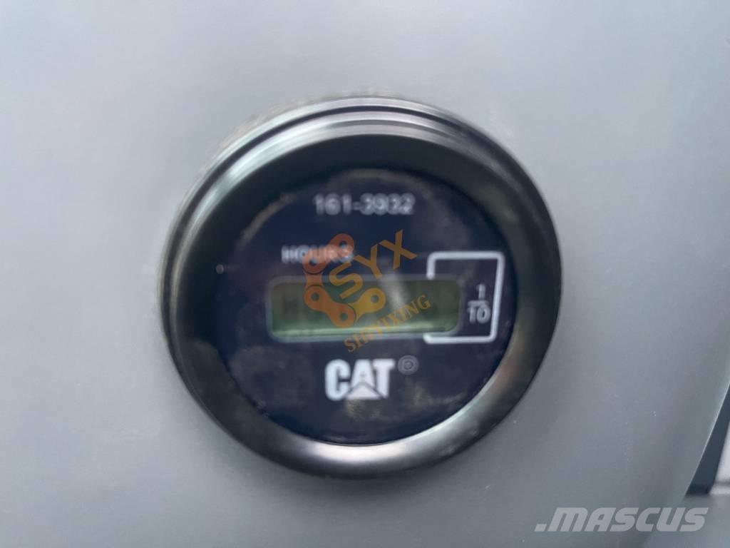 CAT CAT320 D2 Vikšriniai ekskavatoriai