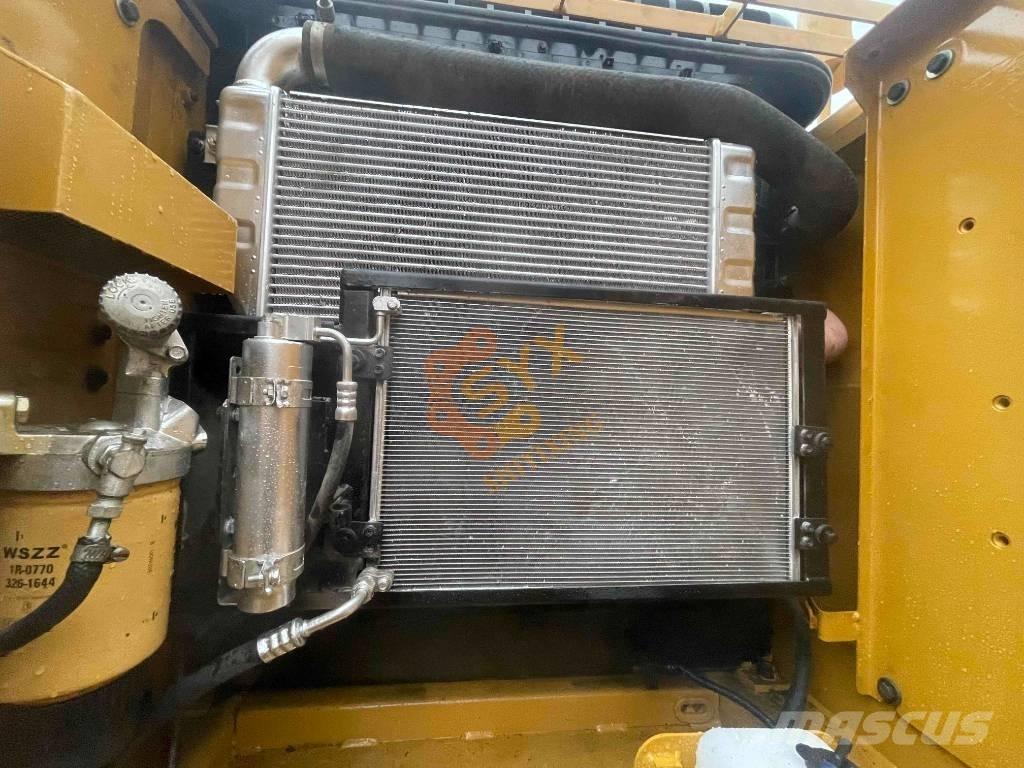 CAT CAT320 D2 Vikšriniai ekskavatoriai