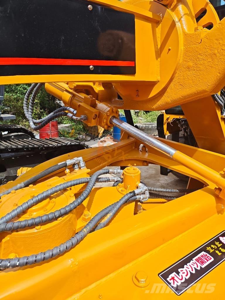 CAT 140 H Greideriai