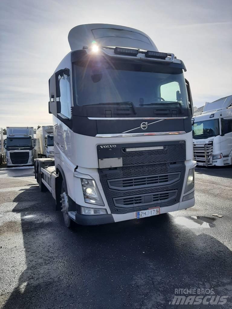 Volvo FH 13 Konteinerių nuožulnaus pakėlimo ant platformos krautuvai