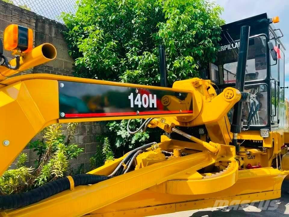 CAT 140h Greideriai