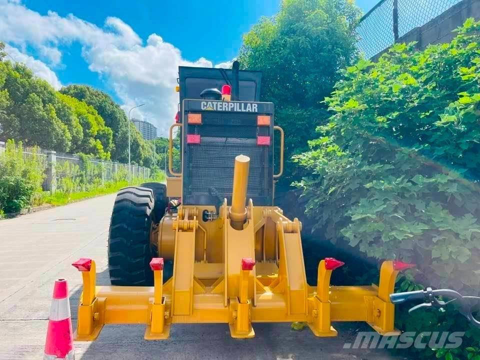 CAT 140h Greideriai