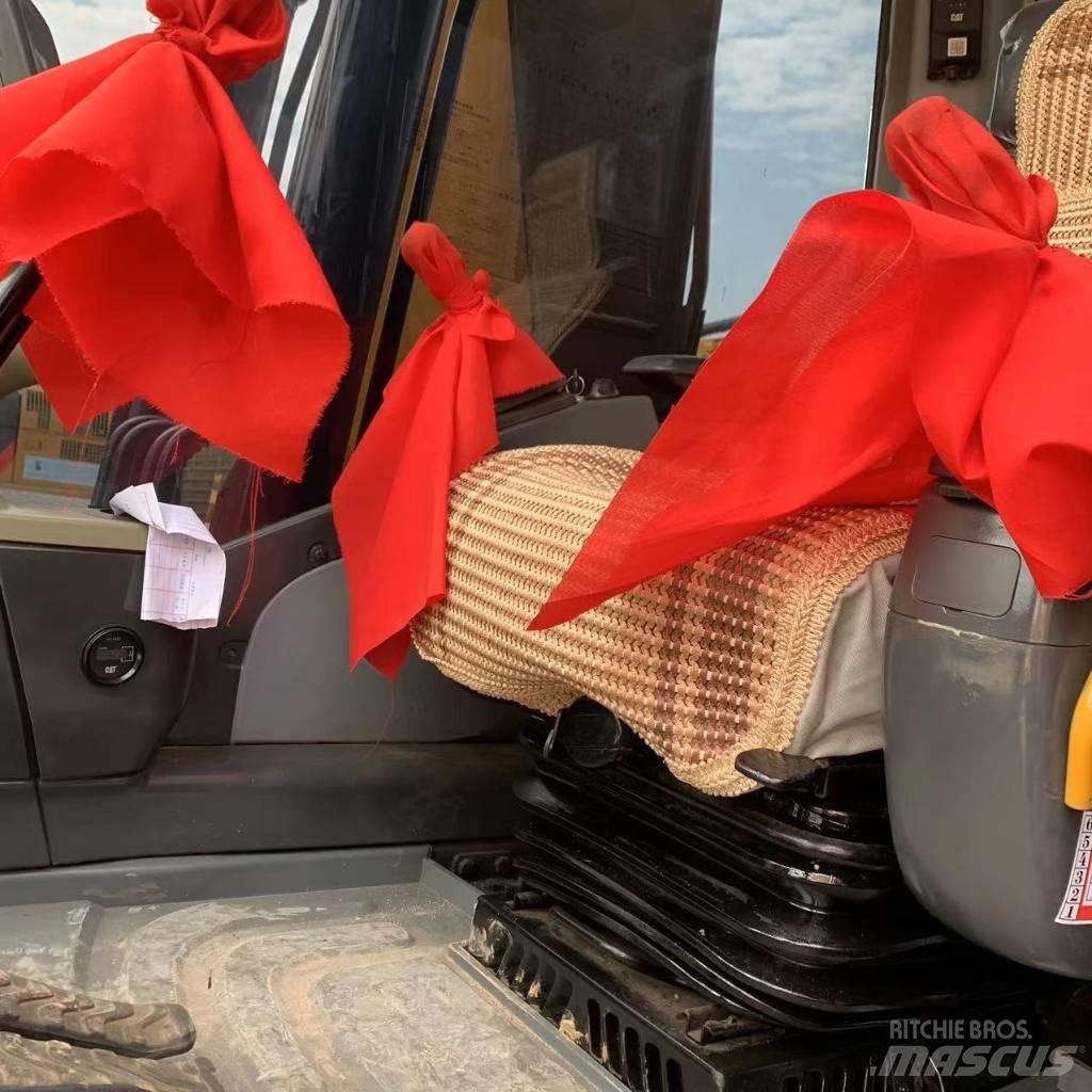CAT 320 Vikšriniai ekskavatoriai