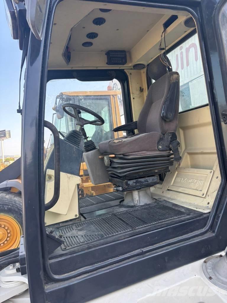  Max Com R712 Pneumo volai