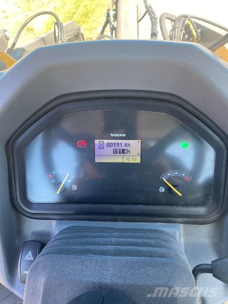 Volvo L30GS Naudoti ratiniai krautuvai