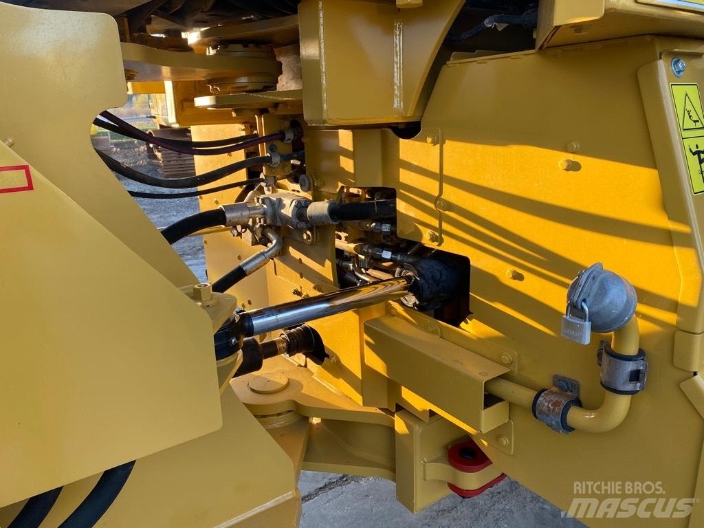 CAT 966 M Naudoti ratiniai krautuvai