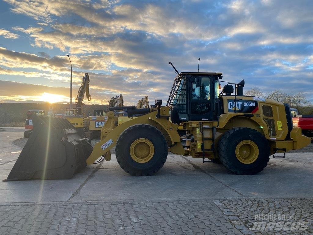 CAT 966 M Naudoti ratiniai krautuvai