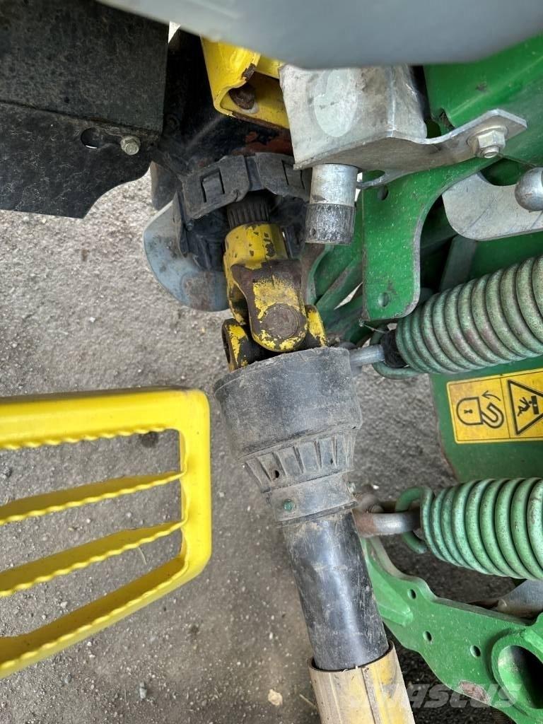 John Deere 8600 Pašarų ruošimo technika