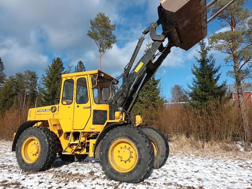 Volvo BM 4200 Naudoti ratiniai krautuvai