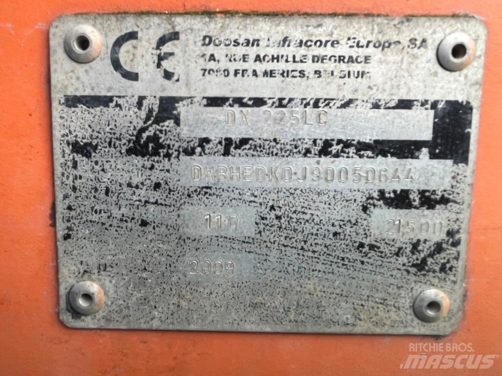 Doosan DX 225 LC Aukštuminiai ekskavatoriai