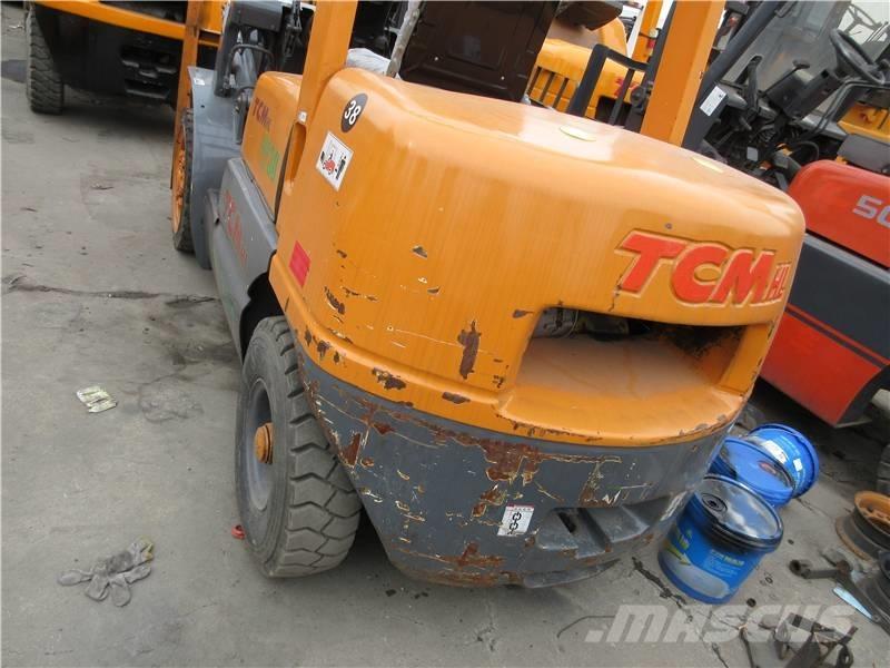 TCM FD 30 Dyzeliniai krautuvai