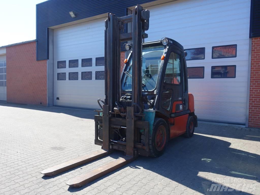 Nissan FGD 02A30Q Dyzeliniai krautuvai