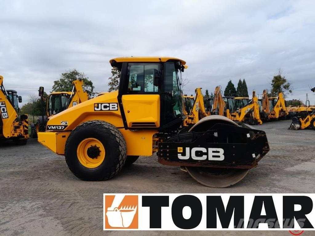 JCB Vibromax VM 137 Porinių būgnų volai