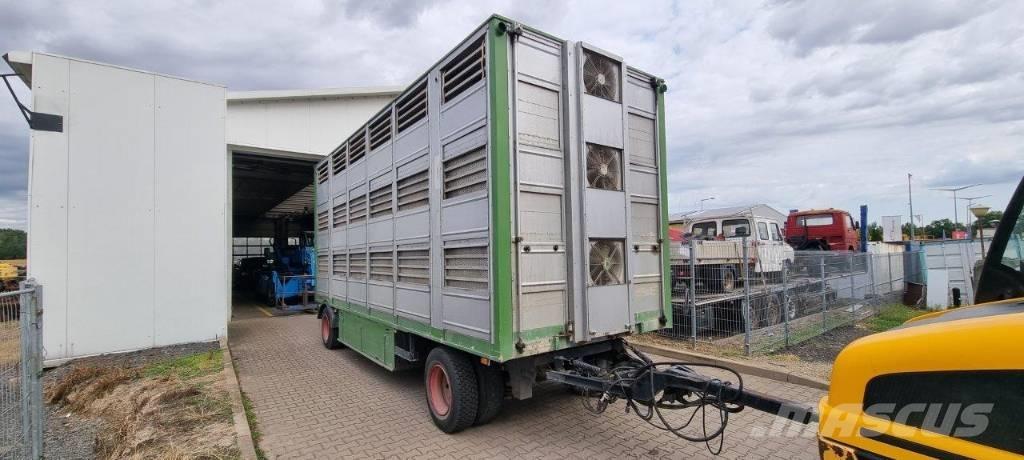 Finkl VA18 Gyvulių pervežimo priekabos