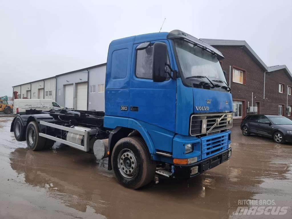 Volvo FH 12 Sunkvežimiai su keliamuoju kabliu