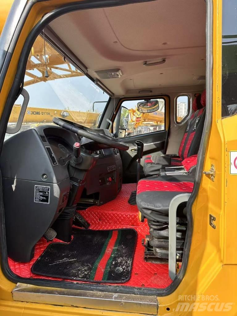 XCMG XCT25 Visureigiai kranai