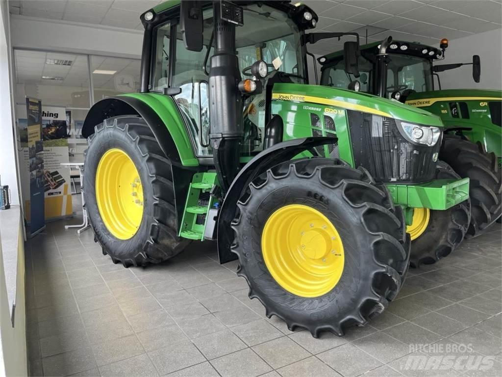 John Deere 6120M Traktoriai