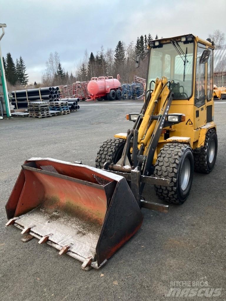 Volvo ZL 302 Naudoti ratiniai krautuvai