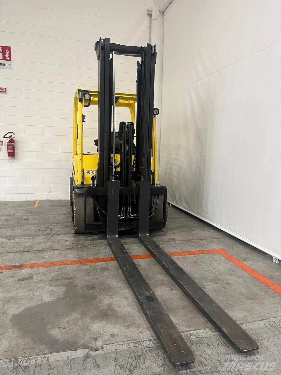 Hyster J5.5XN6 Elektriniai šakiniai krautuvai