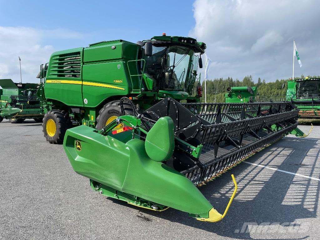 John Deere T 560 i Derliaus nuėmimo kombainai