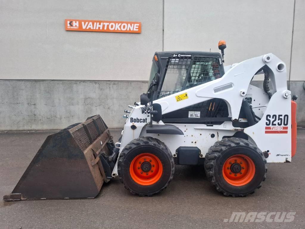 Bobcat S 250 Krautuvai su šoniniu pasukimu