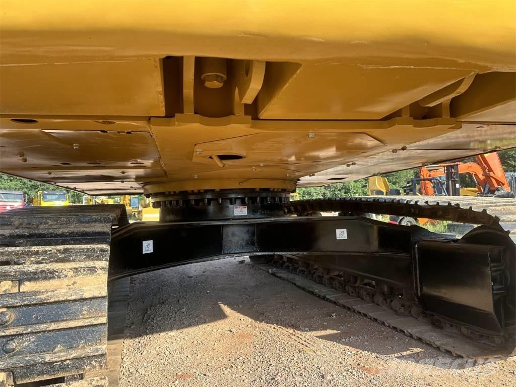 CAT 320C Vikšriniai ekskavatoriai