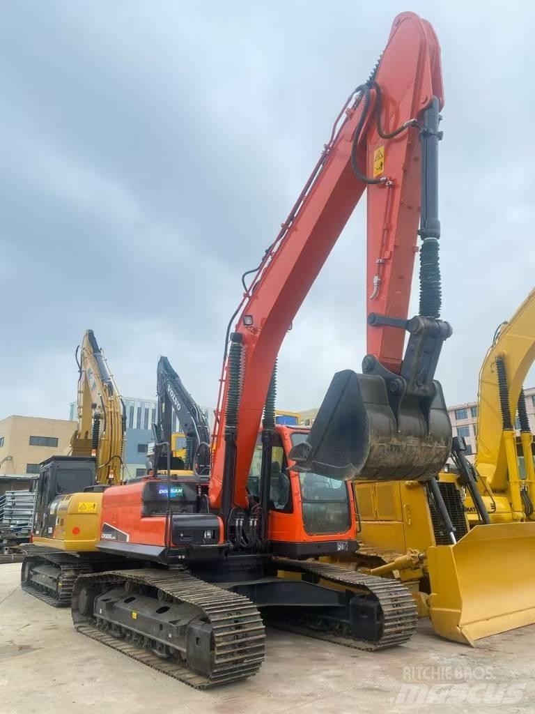 Doosan DX 225 LC Vikšriniai ekskavatoriai