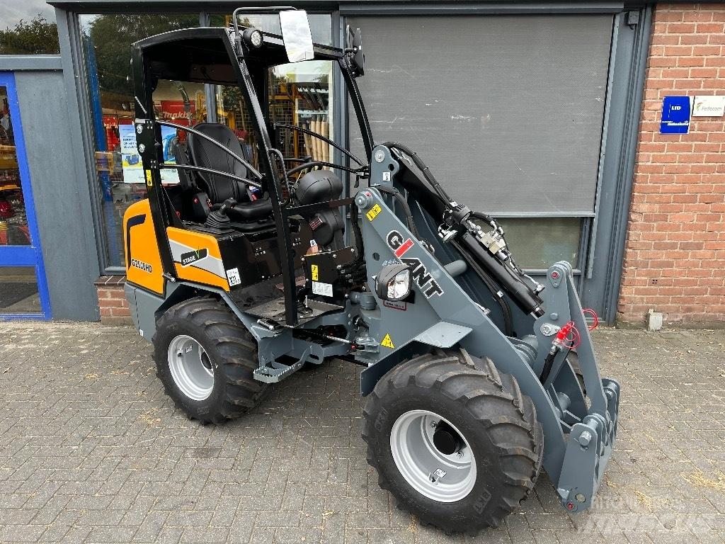 GiANT G2500HD Daugiafunkciniai pakrovėjai