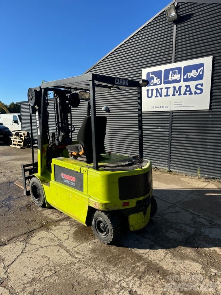Clark CM25 Elektriniai šakiniai krautuvai