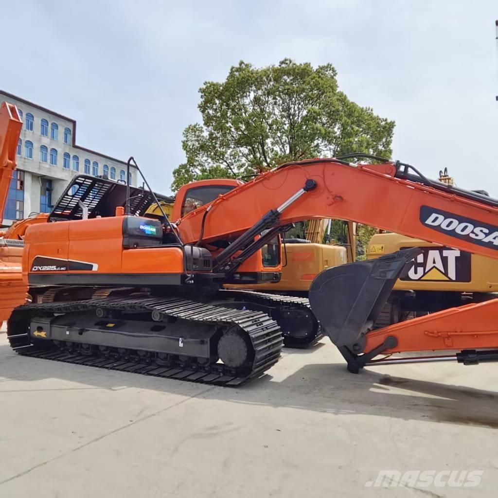 Doosan DX 225 Vikšriniai ekskavatoriai