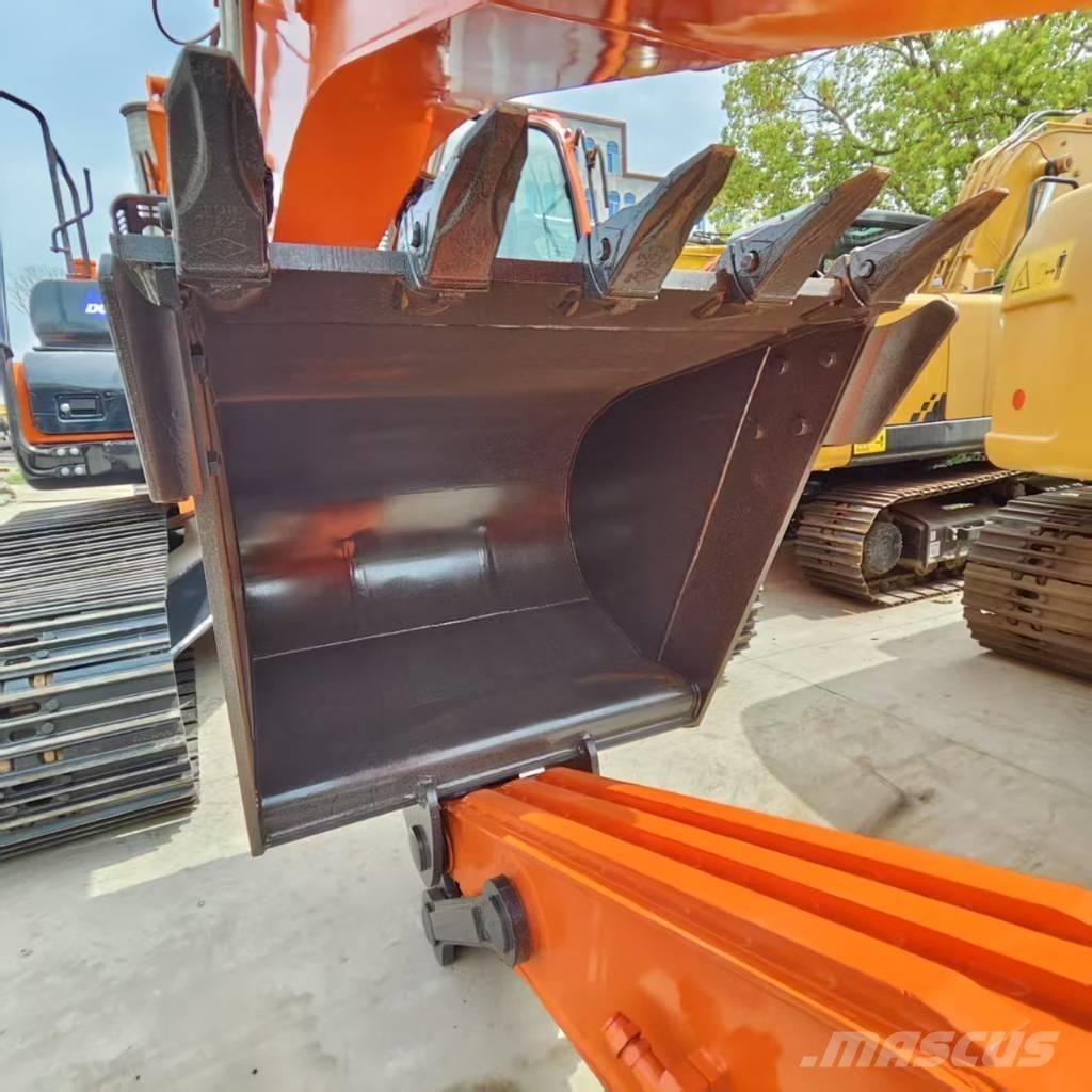 Doosan DX 225 Vikšriniai ekskavatoriai